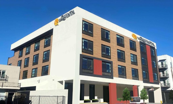 San Jose Hotel | La Quinta Inn & Suites by Wyndham San Jose Airport-Downtown