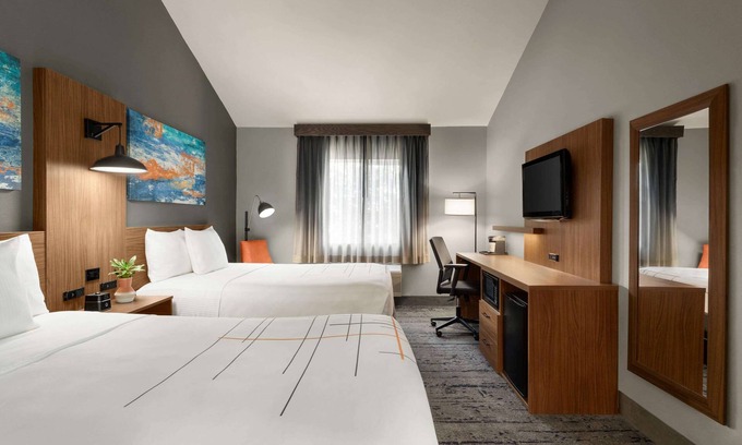 Southeast Salem Hotel | La Quinta Inn & Suites by Wyndham Salem OR