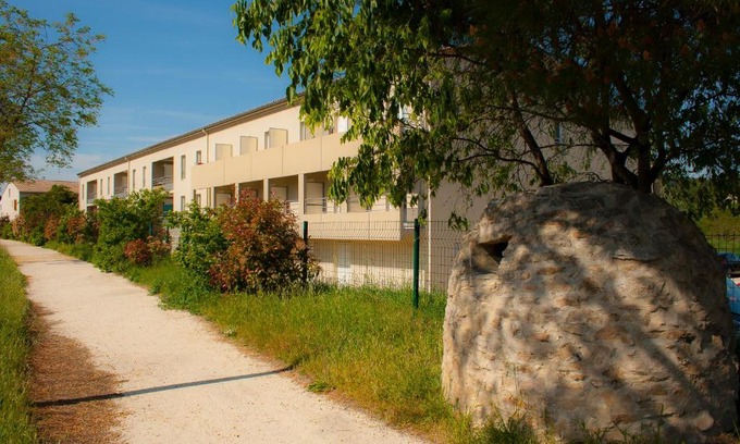 Bagnols-sur-Ceze Apartment | La Résidence Des Oliviers