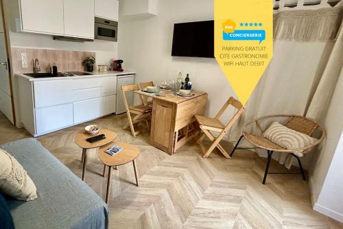 Faubourg-Raines Apartment | La reine du faubourg