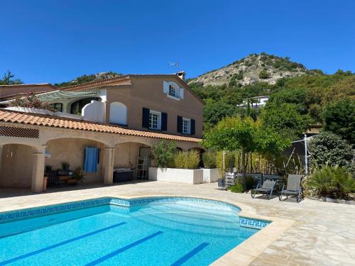 Plan-de-la-Tour House | La Roca Flora