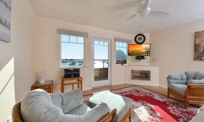Morro Bay Condo | La Roche 2 Bayfront Condo - Fabulous location on Embarcadero! Dogs welcome!
