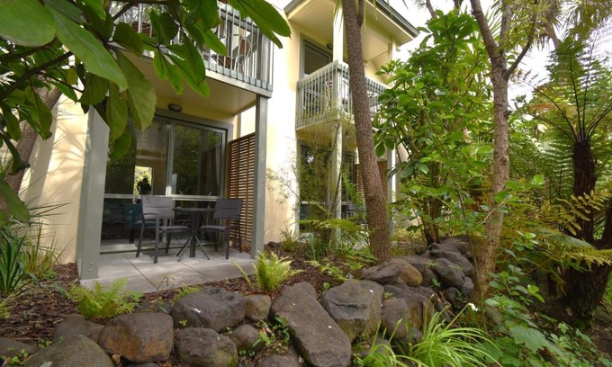 Akaroa Hotel | La Rochelle Motel