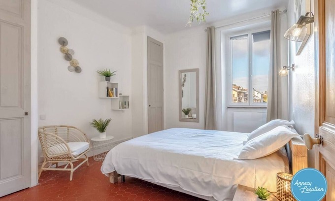 Menthon-Saint-Bernard Apartment | La Savoyarde - T2 apartment close to the lake.