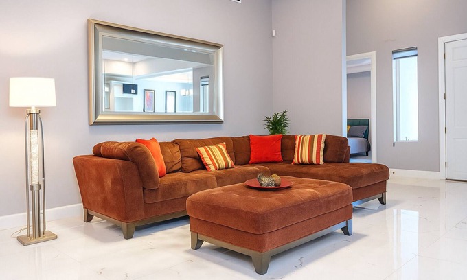 Pharr House | La Serenidad/w 2 King Beds-EV Charging Port & Pet Friendly