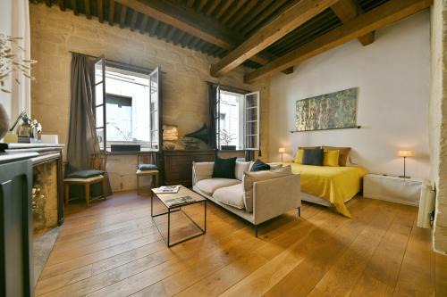 Uzes Apartment | "La Suite" 3 Etoiles
