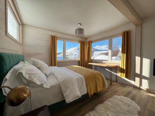 Murdochville House | La Suite 608 - Loft Luxueux, sauna et montagnes