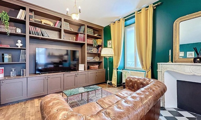 Brive-la-Gaillarde Apartment | La Suite Shelby Brive