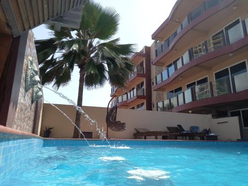 Labadi Bed & Breakfast | LA SUNSET