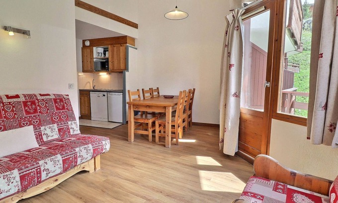 La Perriere Apartment | La Tania: 2 Rooms Cabin, 6 Pers, Balcony, TV, Non-Smoking