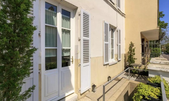 Notre-Dame Apartment | La Terrasse de Mademoiselle