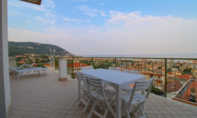 Pietra Ligure Apartment | La terrazza - By Ligooria