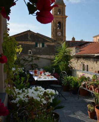 Old Town Bed & Breakfast | La Terrazza di Vico Olivi B&B