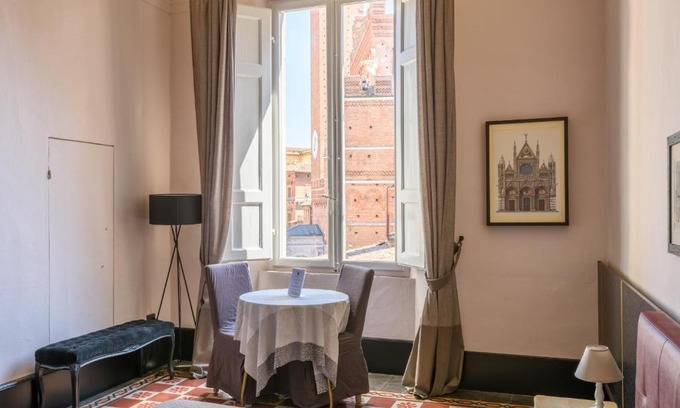 Siena Historical Center House | La Terrazza Sul Campo-Rooms Only