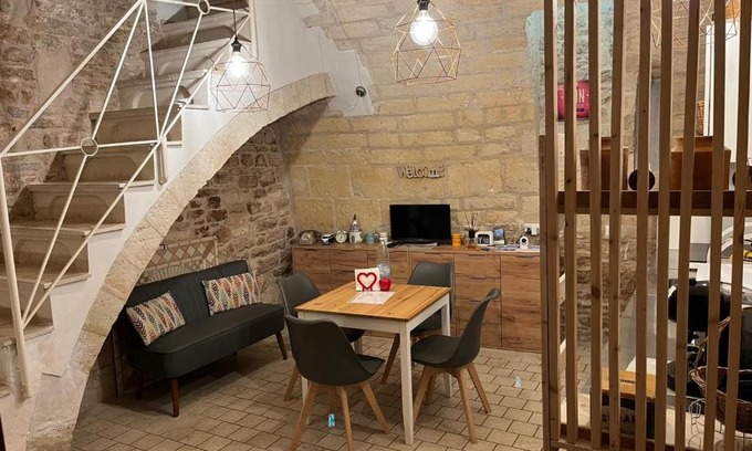 Bisceglie House | La Torretta di Gigi - soggiorno in torre medievale