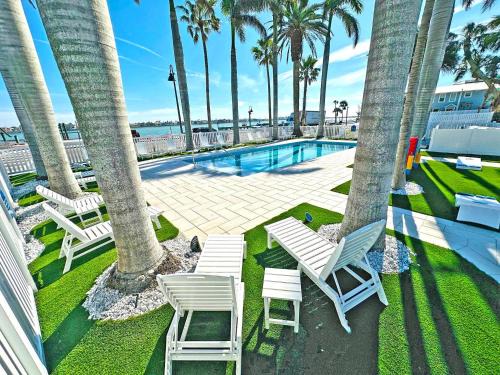 Pass-a-Grille Historic District Apartment | La Tortuga Historic Pass A Grille St Pete Beach 1
