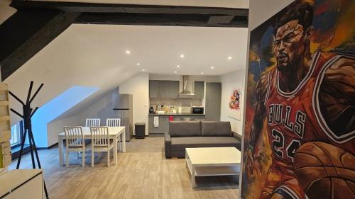 Sedan Apartment | La tour des graffitis -T2-Wi-Fi