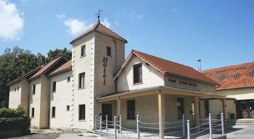 Mairieux Hotel | La Tour Des Lys