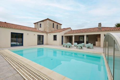 L'Herbergement Villa | La Tour Maréchal - Gîte d'exception avec piscine