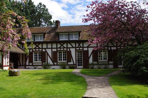 Hebecourt House | La Vallée