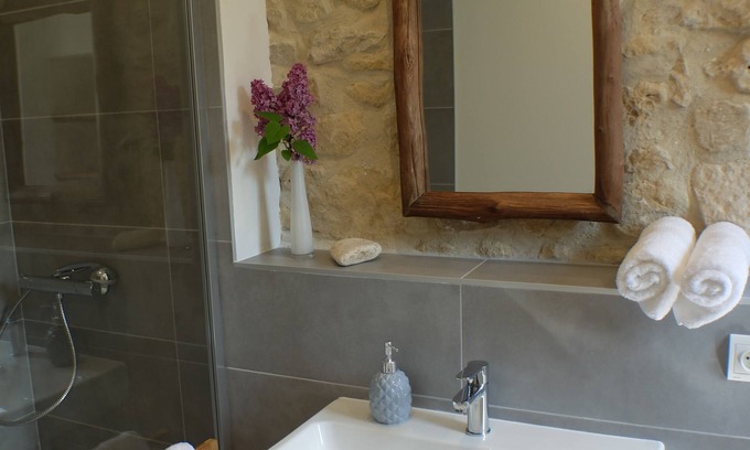 Sainte-Honorine-des-Pertes Apartment | La Vallée II within walking distance of the sea