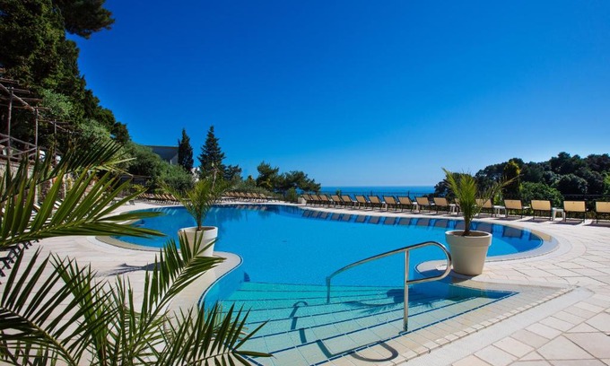Capri Hotel | La Vega
