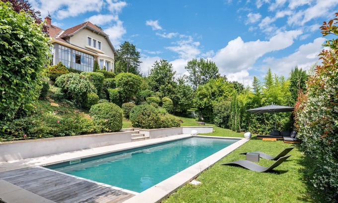 Saint-Cyr-au-Mont-d'Or Villa | La Verrière, amazing familiy house