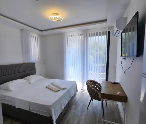 Maini House | La Vida Apartments