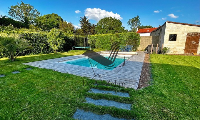 Port-des-Barques House | La Vieve - With private in-ground pool, just a stone's throw from the ocean