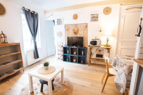 Honfleur Apartment | La Villa Au petit bonheur