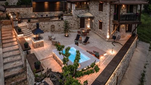 North Kynouria Villa | La Villa de Madeleine - Stone Villa with outdoor hot tub in Arcadia, Peloponnese