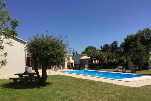 Jard-sur-Mer Villa | La Villa du Payré, proche mer et piscine chauffée