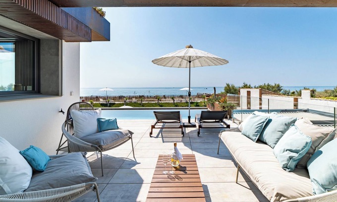 Frontignan Hotel | La Villa Miramar