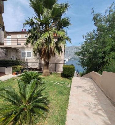 Prcanj Apartment | La vita e bella