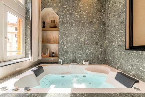 Les Cordeliers Apartment | LaBolla, charmant cocon avec spa, cœur de Lyon