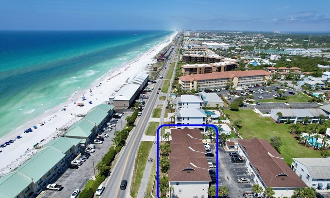 Miramar Beach House | Labor Day and SNOW BIRD SPECIAL RATES! 4b/4b, 2nd row, Private beach, Tiki room!