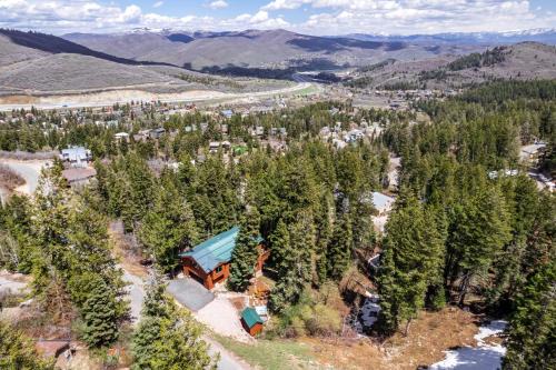 Summit Park House | Labor Day Avail - Special Deals - Scenic Mtn Cabin