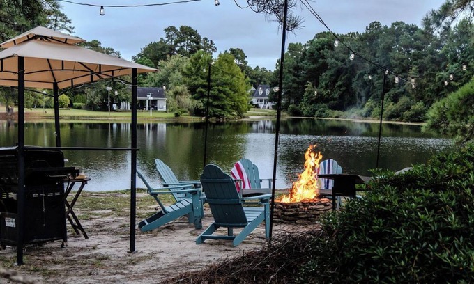 Hope Mills House | Labrador LakeHouse I Billiards & Bar I Pool I Kayak I WOW-Kitchen I Fire Pit