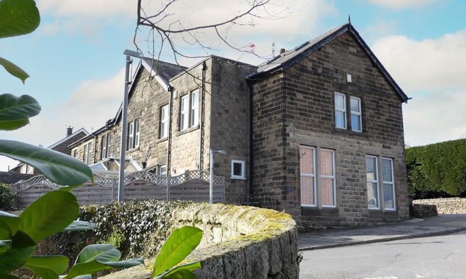 Two Dales House | Laburnum House