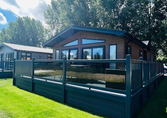 Allerthorpe House | Laburnum Lodge with Hot Tub