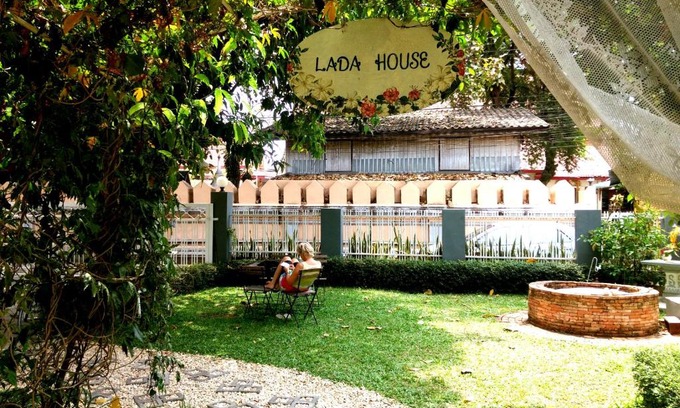 Lampang Bed & Breakfast | Lada House