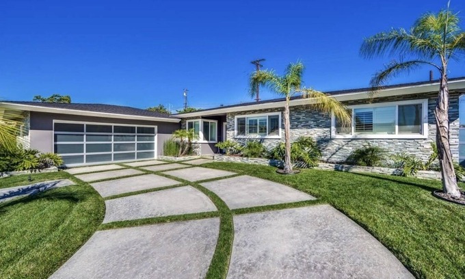 Ladera Heights House | LADERA HEIGHTS TROPICAL OASIS