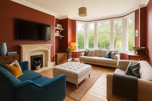 Inverness Villa | Ladies Walk - Stunning Riverfront Home