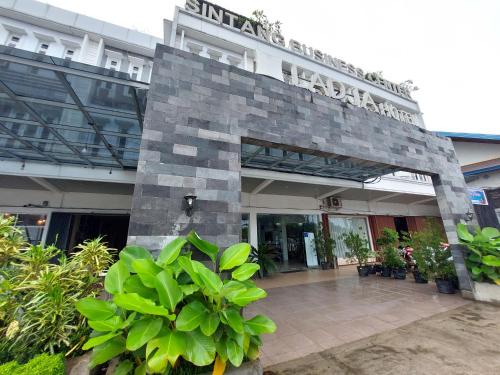 Sintang Hotel | Ladja Hotel Sintang