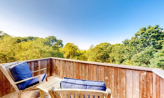 Chilmark House | Lady Slipper Hill