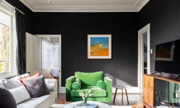 West Hobart House | Lady Victoria: Eclectic charm, walk to cafes/shops