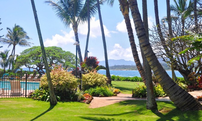 Wailua Condo | Lae Nani 214. A/C throughout this Ocean Front Condo and only a few steps to the Beach