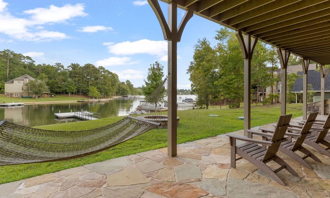 Dadeville House | Lagniappe Lake House on Lake Martin