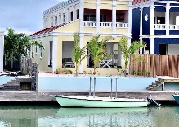 Kralendijk House | Lagoon Lounge