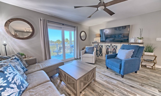 Lower Grand Lagoon Condo | Lagoon Reflections~On the Lagoon~stunning views~sleeps 4